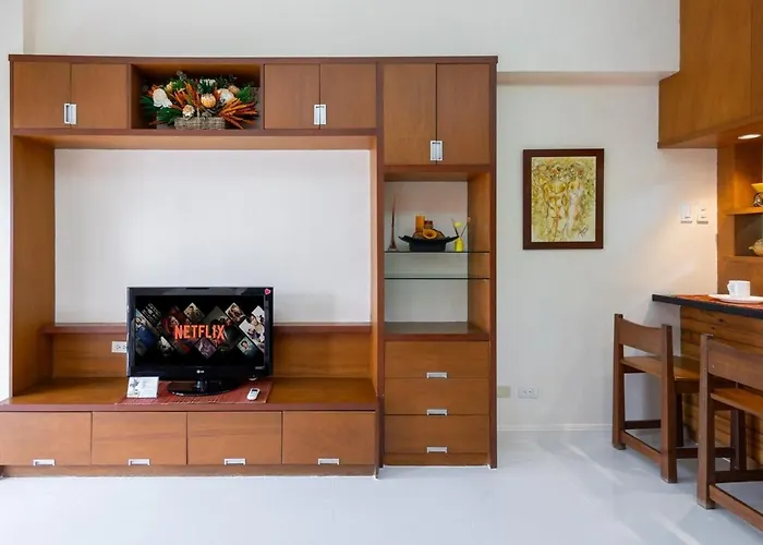 Relax & Wfh In Vibrant & Cozy Greenbelt With Pool * Manila