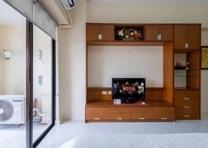 Relax & Wfh In Vibrant & Cozy Greenbelt With Pool Apartamento Manila