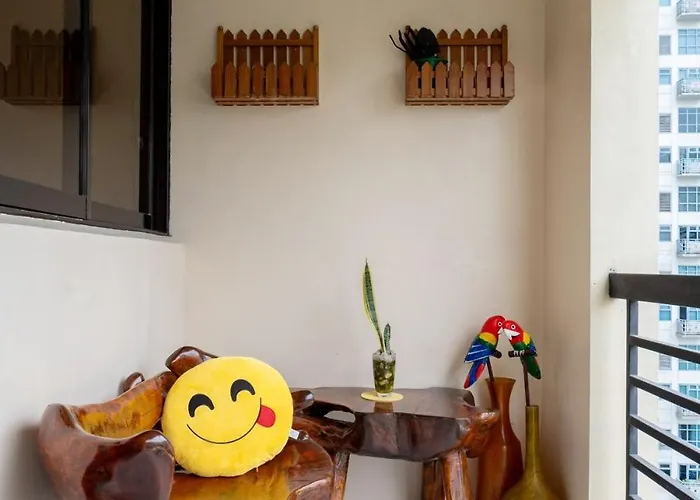 Relax & Wfh In Vibrant & Cozy Greenbelt With Pool Manila