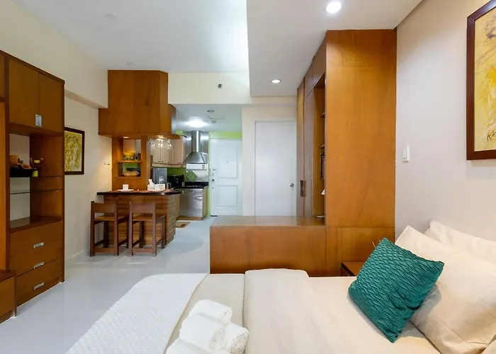 Relax & Wfh In Vibrant & Cozy Greenbelt With Pool * Manila