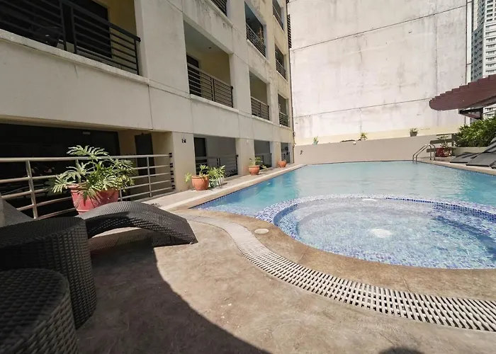 Relax & Wfh In Vibrant & Cozy Greenbelt With Pool Manila