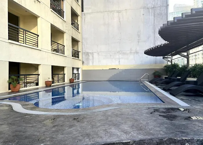 Relax & Wfh In Vibrant & Cozy Greenbelt With Pool Manila